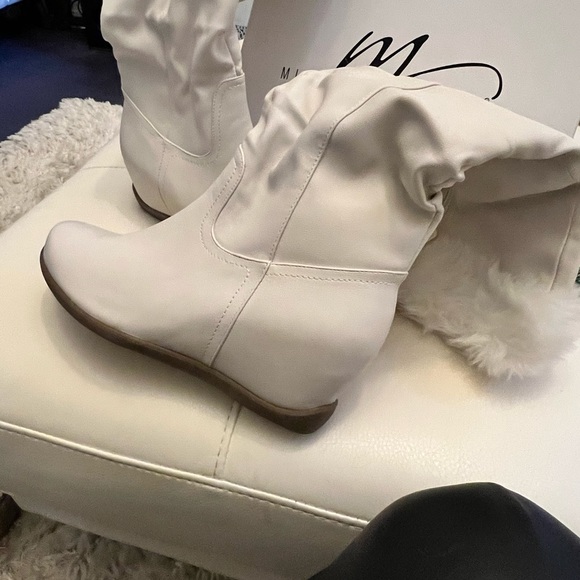 Shoes - Picture 5 of 5